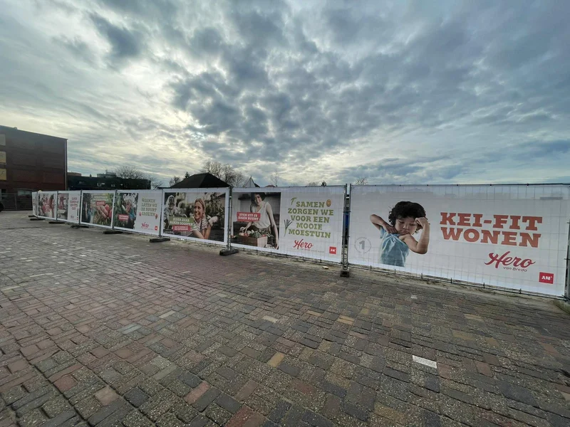 Nieuwe bouwhekdoeken bij Hero van Breda